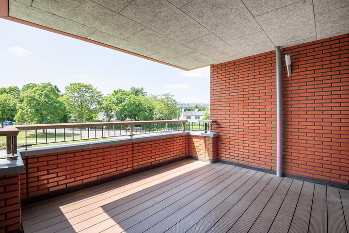 Photo 2 of Athene 109