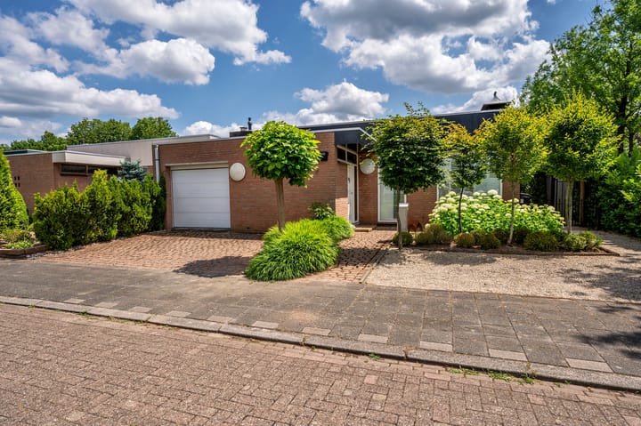 Photo 1 of Constantijnlaan 2