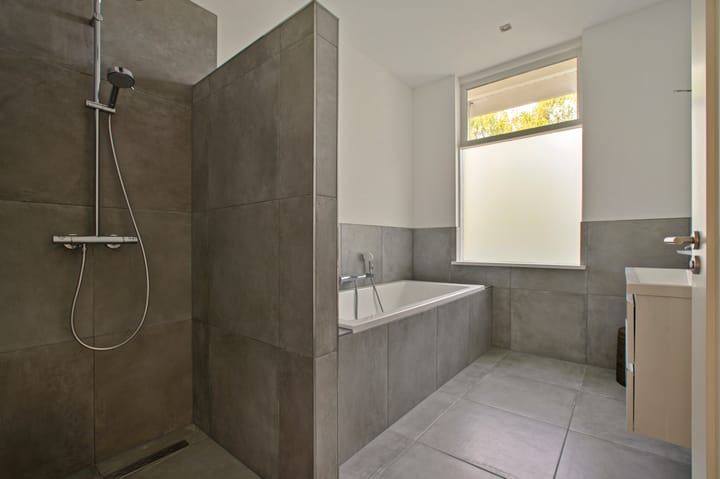 Photo 5 of Admiraal De Ruijterweg 155-3