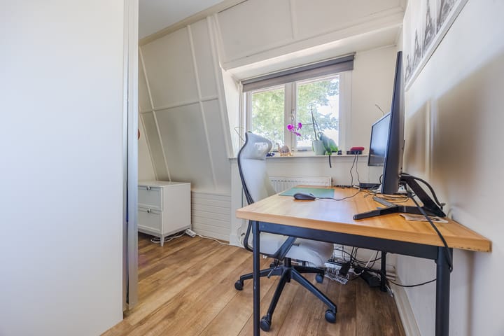 Photo 32 of Prins Bernhardlaan 49