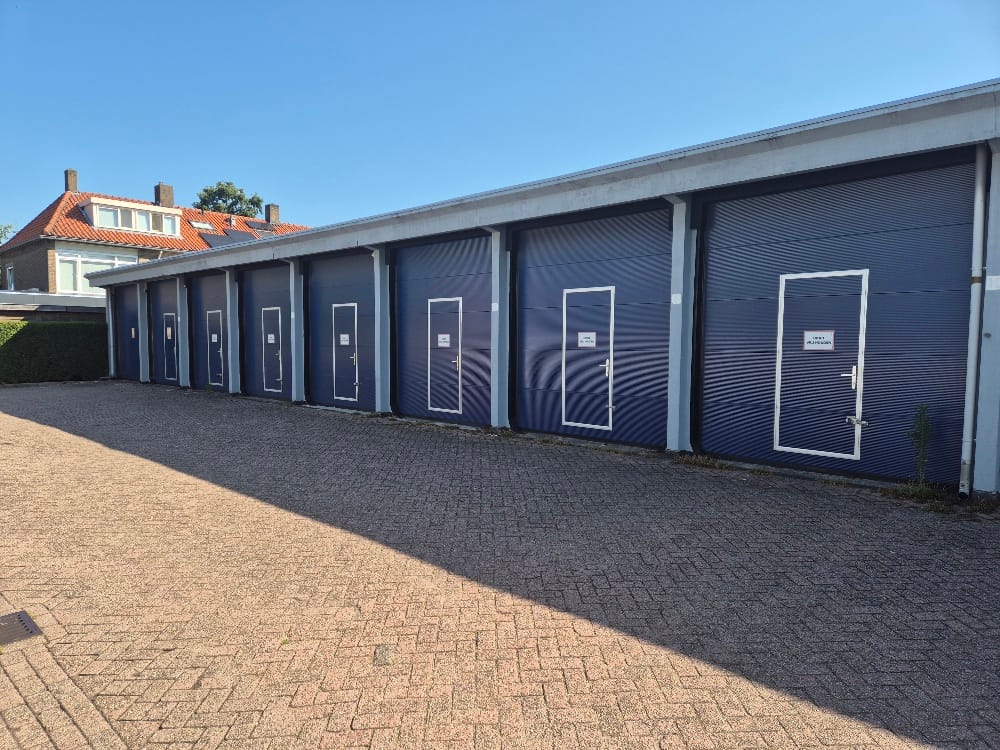 Photo 1 of Adriaen Brouwerstraat 2