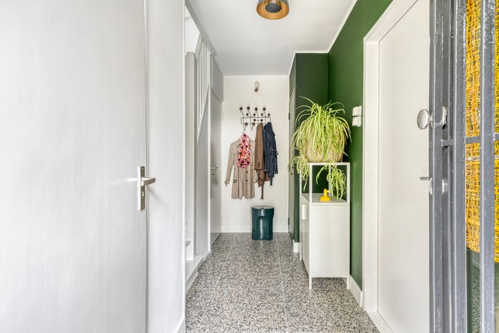 Foto 2 van Burg. Van Holthelaan 10