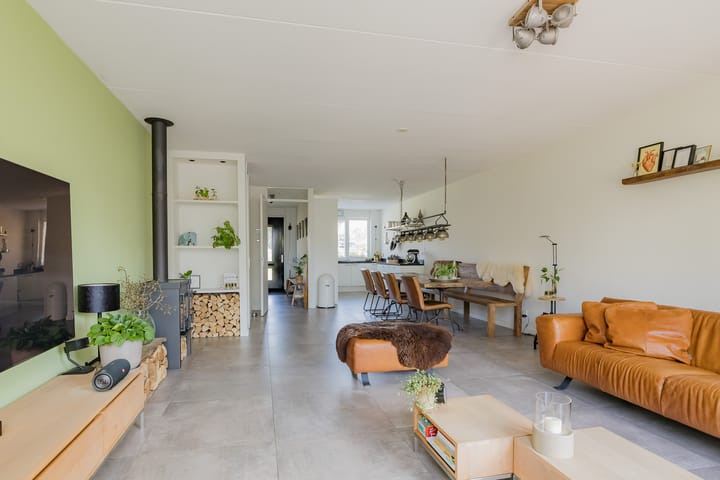 Photo 4 of Willem van de Veldestraat 37