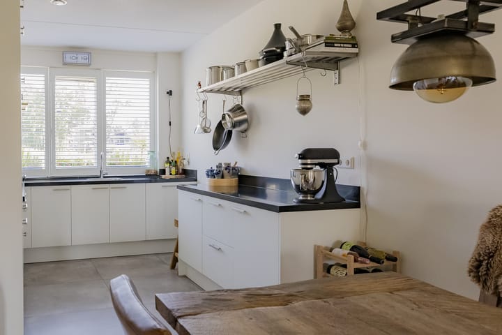 Photo 9 of Willem van de Veldestraat 37