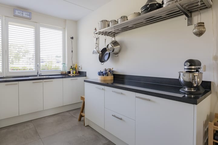 Photo 12 of Willem van de Veldestraat 37