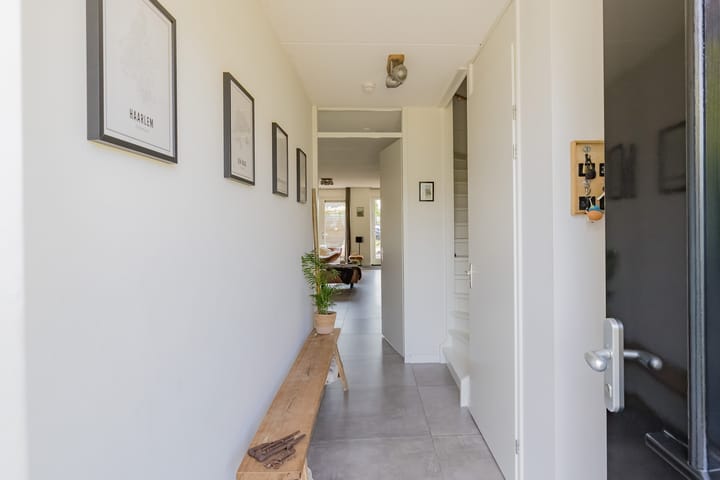 Photo 15 of Willem van de Veldestraat 37