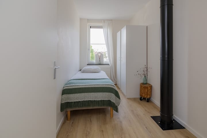 Photo 24 of Willem van de Veldestraat 37