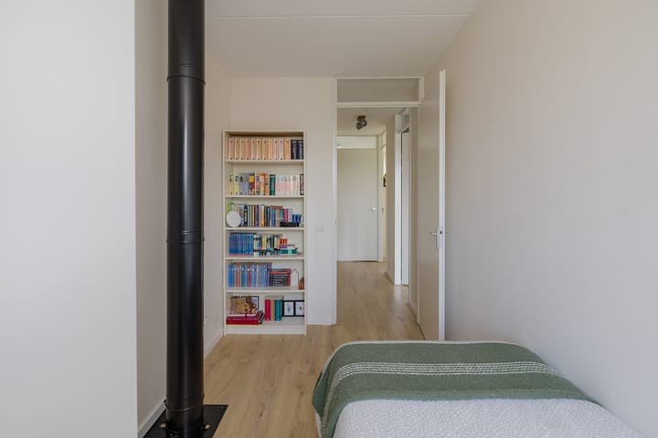 Photo 25 of Willem van de Veldestraat 37