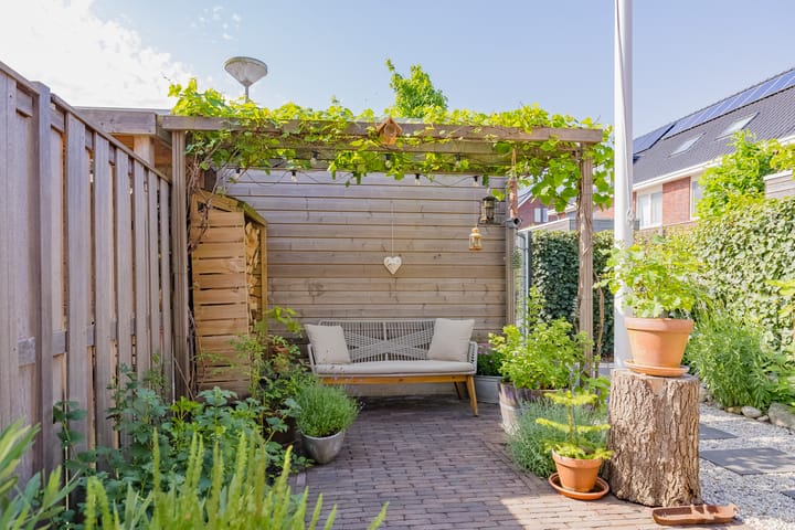 Photo 37 of Willem van de Veldestraat 37