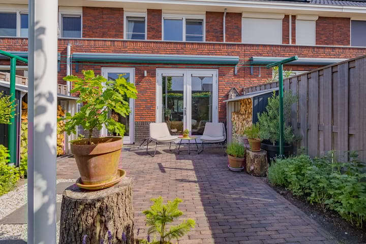 Photo 39 of Willem van de Veldestraat 37