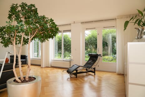 Theaterhof 1 secondary image