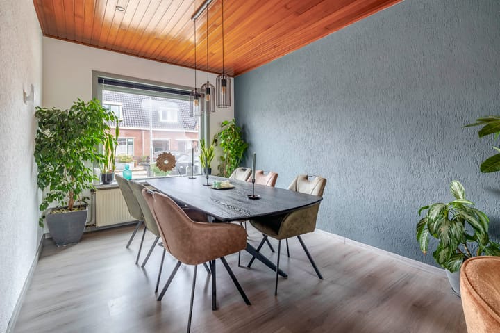 Foto 8 van Jan van Galenstraat 25