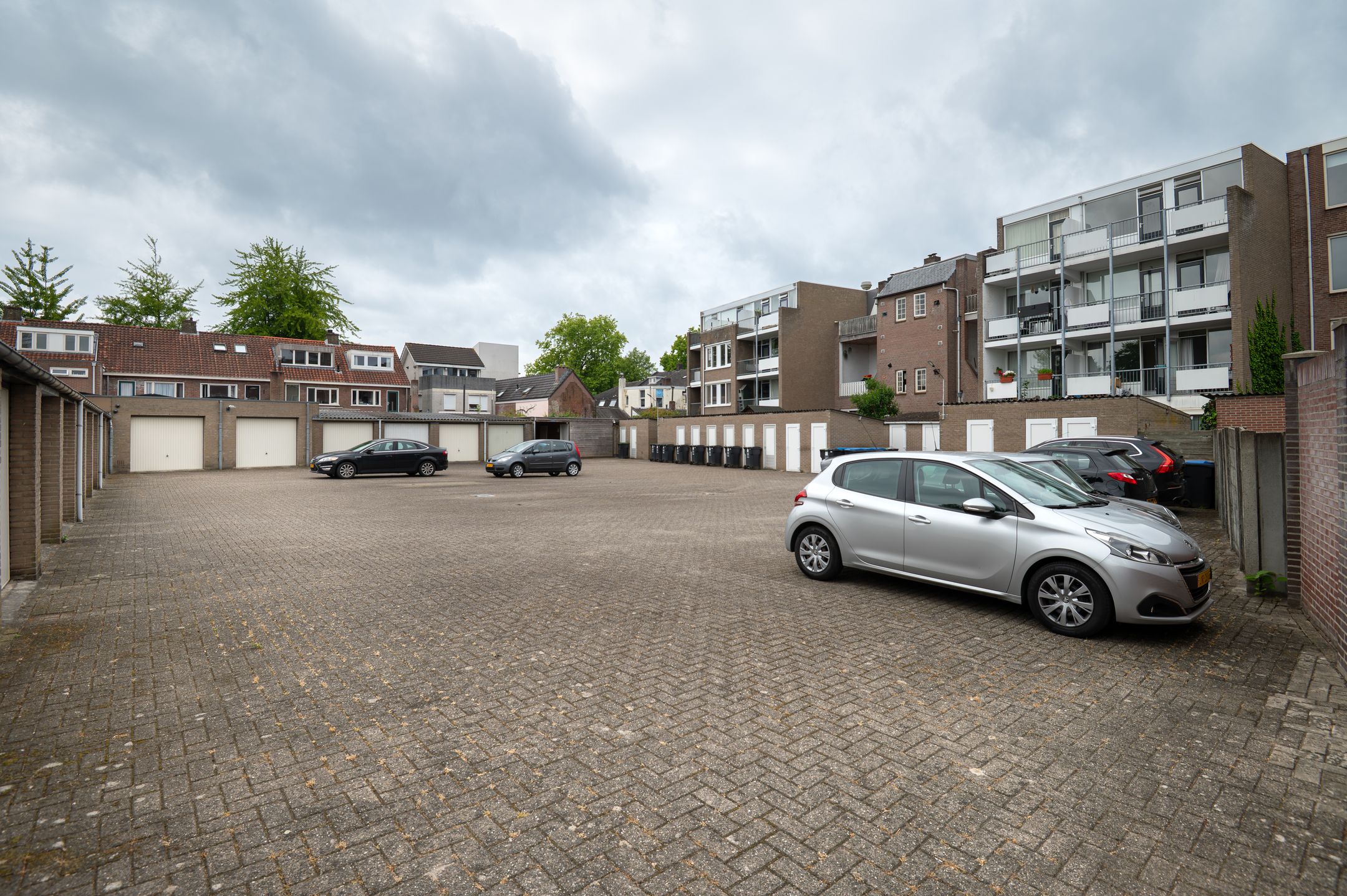 Photo 24 of Piusstraat 26-25