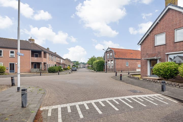 Foto 8 van Lijsterstraat 4