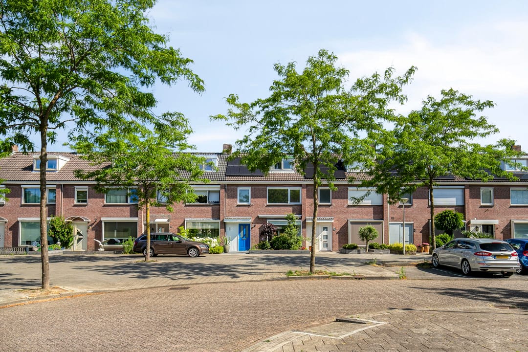 Foto 7 van Busweg 33