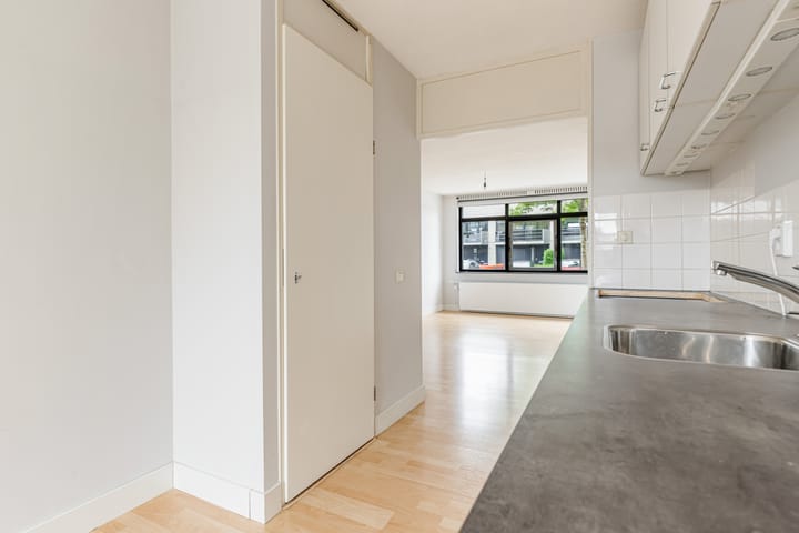 Foto 18 van Joris Ivenslaan 135