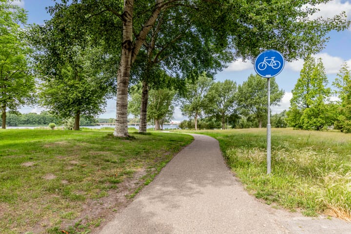 Foto 44 van Joris Ivenslaan 135