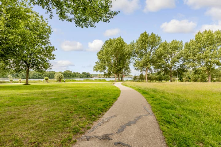 Foto 45 van Joris Ivenslaan 135