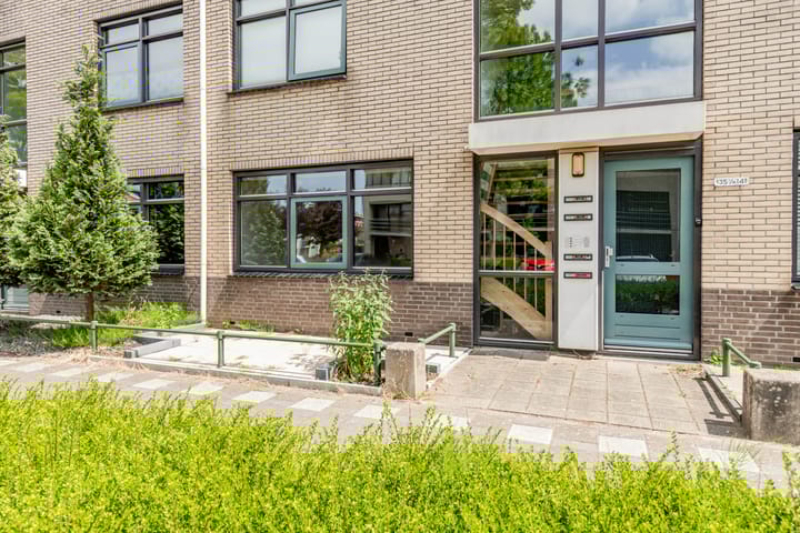 Foto 41 van Joris Ivenslaan 135