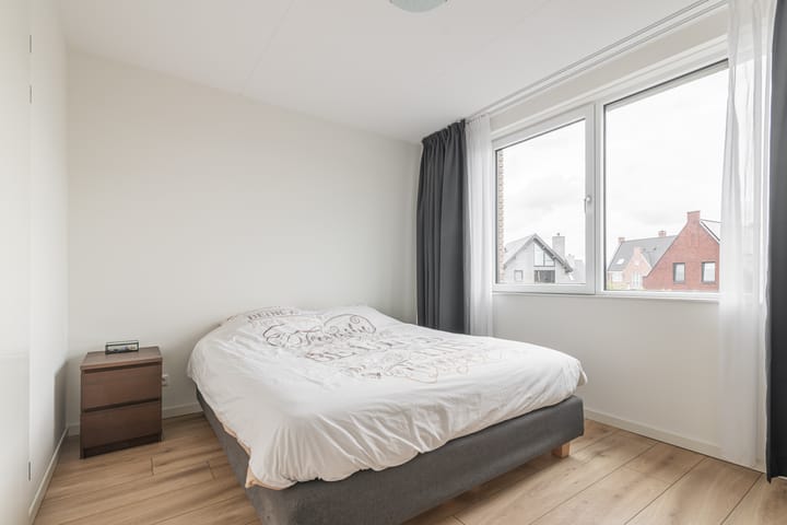 Foto 15 van Tiellaan 92