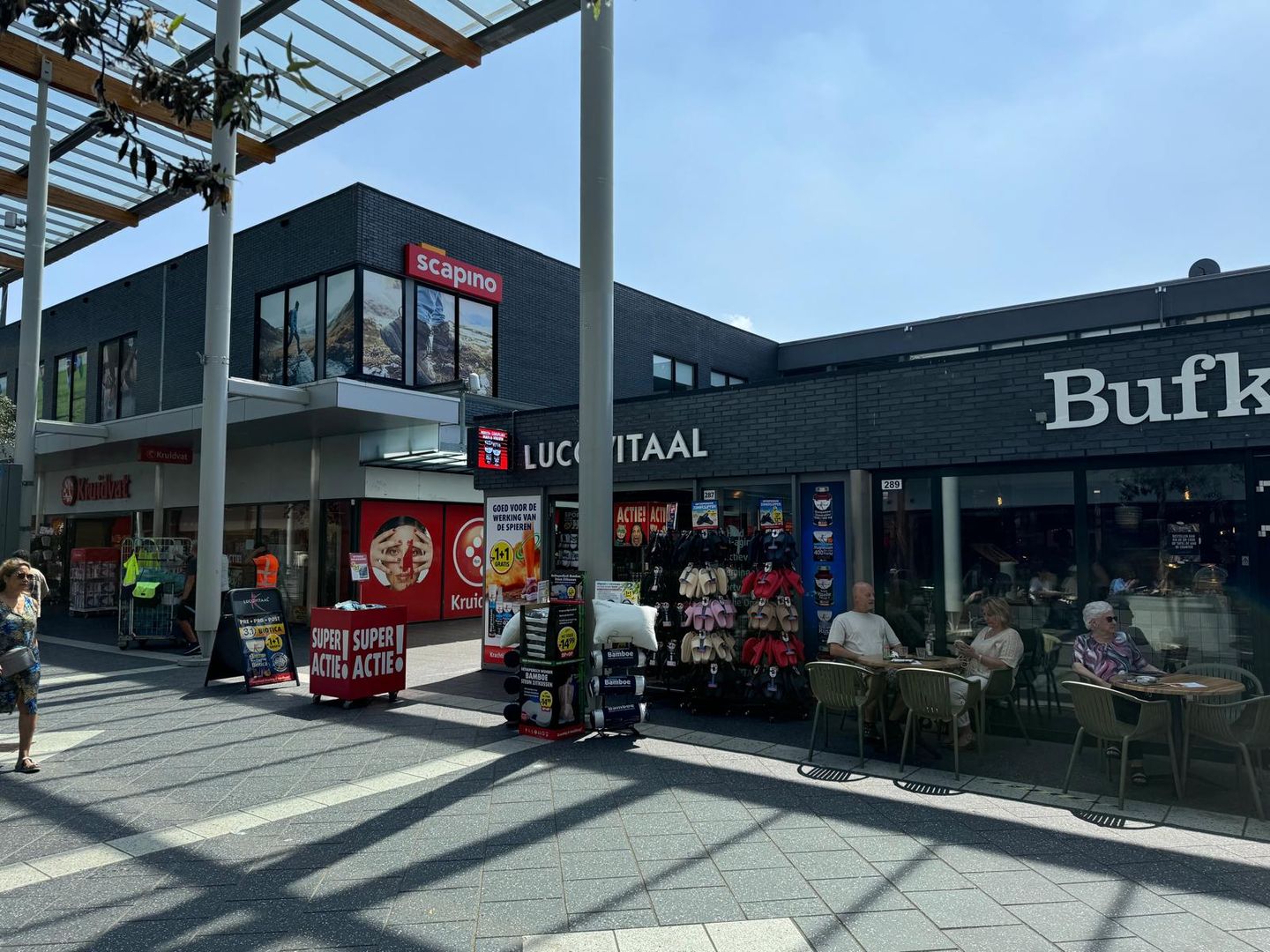 View photo 5 of Winkelcentrum Woensel 287