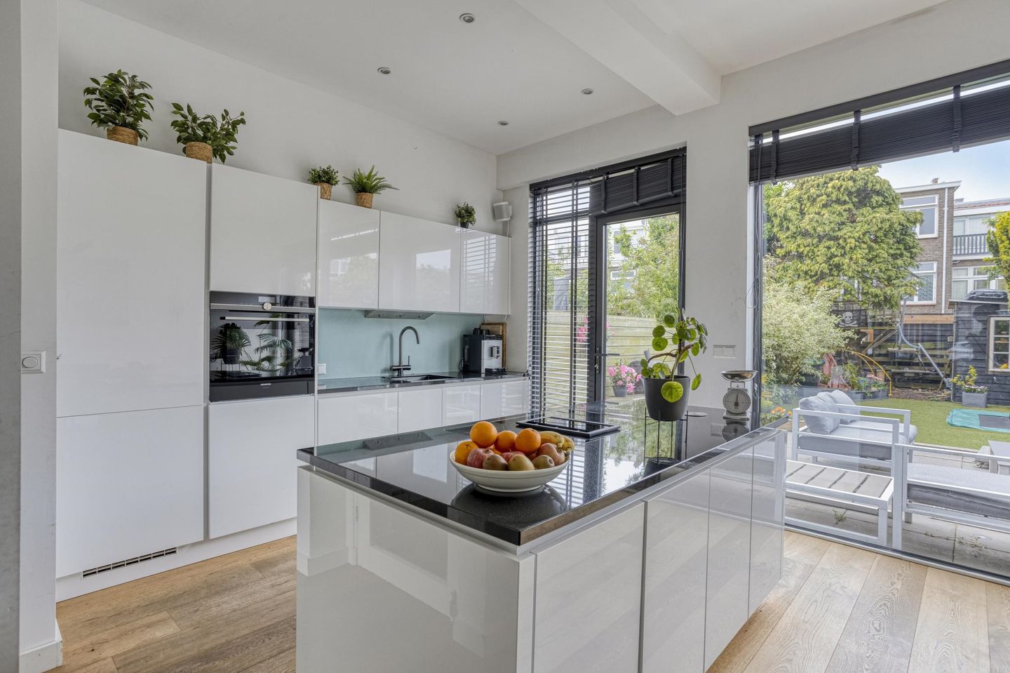 Photo 14 of Laan van Eik en Duinen 202