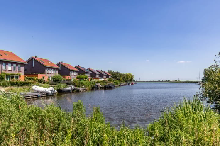 Photo 77 of Frouwesân 137