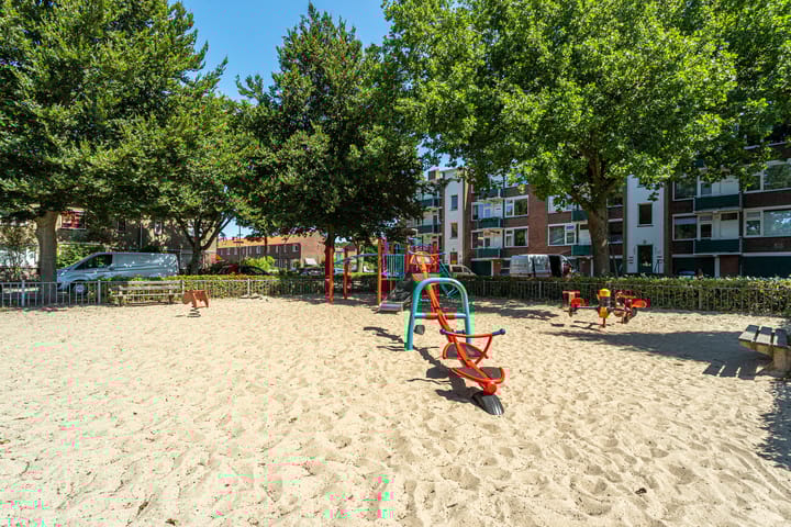 Photo 36 of Anthonie Fokkerstraat 16