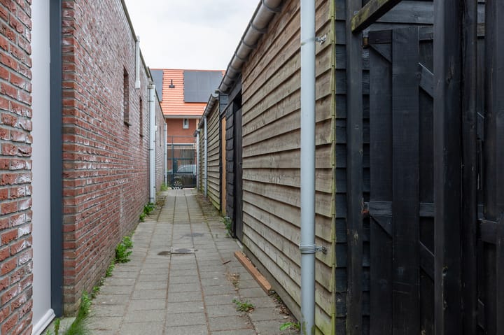 Foto 42 van Admiraal de Ruyterstraat 15