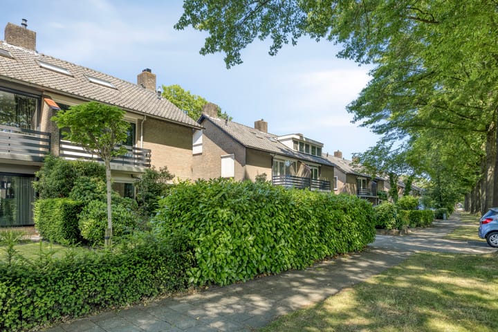 Foto 34 van Burg. Vogelslaan 148