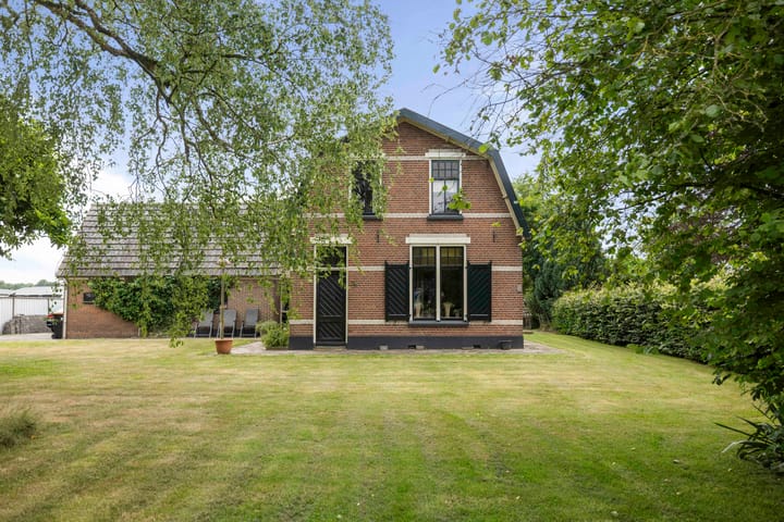 Photo 1 of Zonnenbergstraat 25