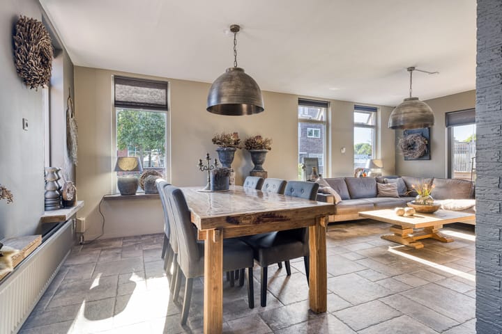 Foto 11 van Middenweg 4