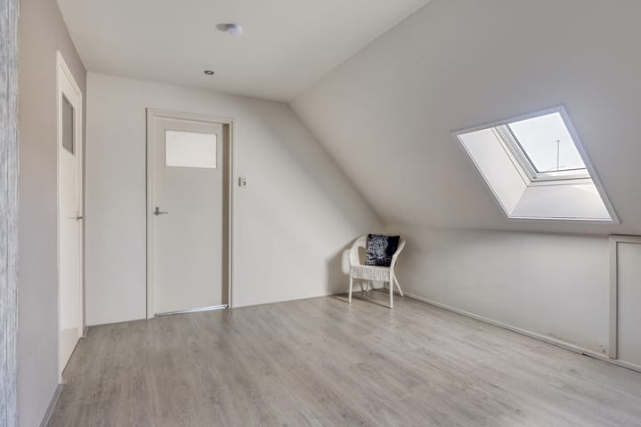 Foto 23 van Middenweg 4