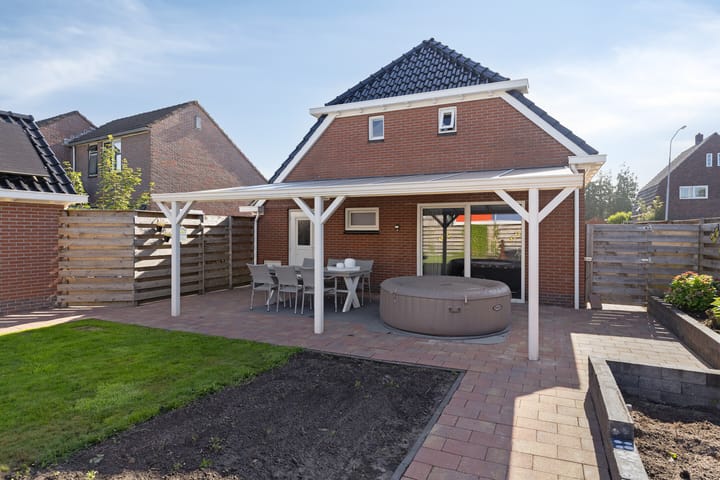 Foto 29 van Middenweg 4