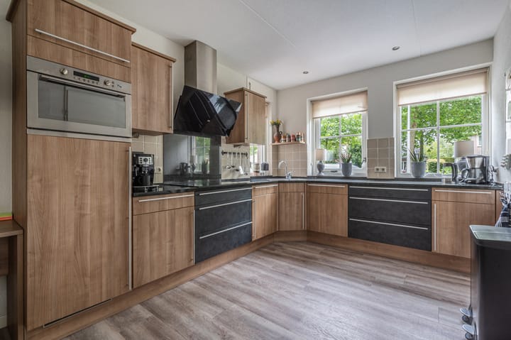 Foto 2 van Sandelhout 10