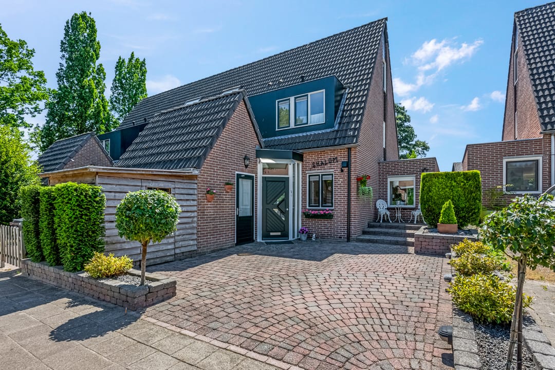 Foto 1 van Kerkeland 7