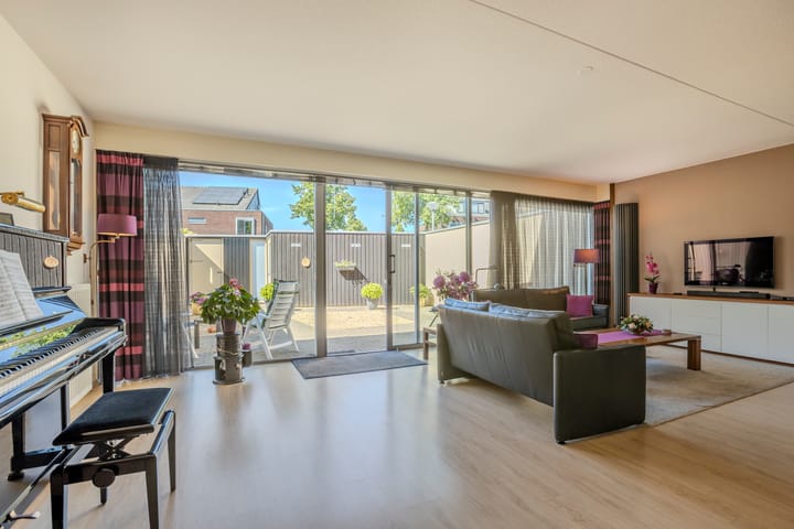 Foto 1 van Bronstraat 4