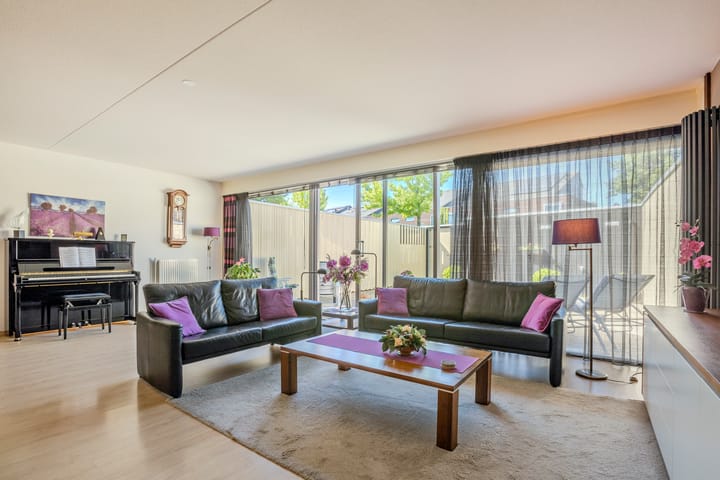 Foto 6 van Bronstraat 4