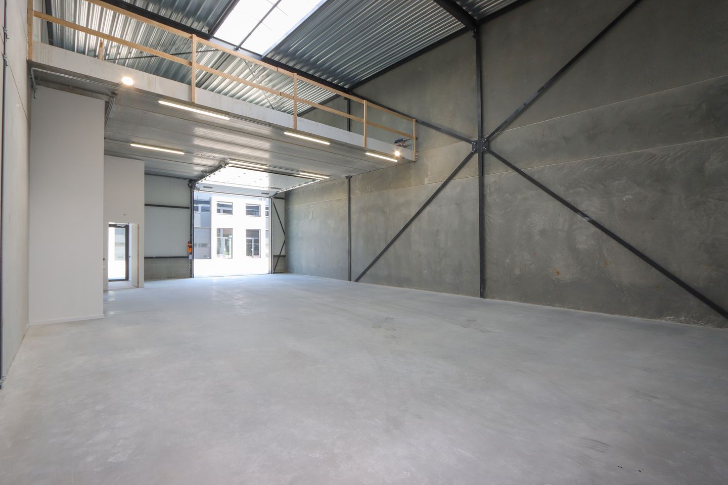 View photo 2 of Chroomstraat 8-23