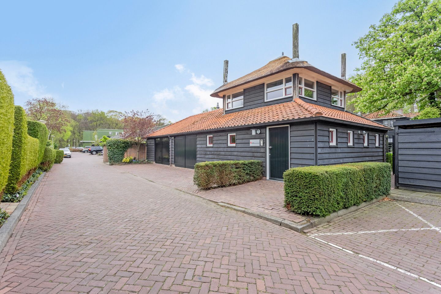 Bekijk foto 2 van Dorpsstraat 18
