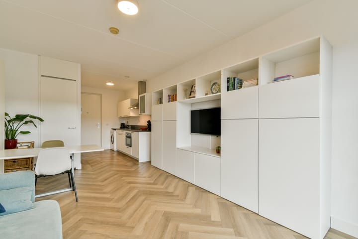 Photo 6 of Welnastraat 455