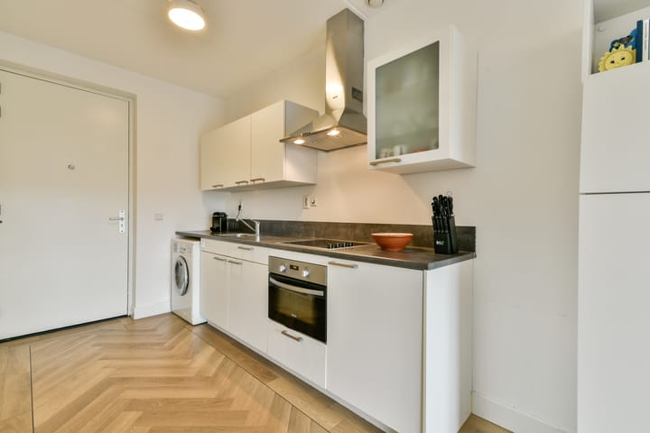 Photo 7 of Welnastraat 455