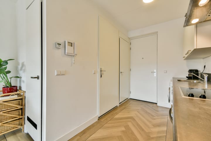 Photo 9 of Welnastraat 455