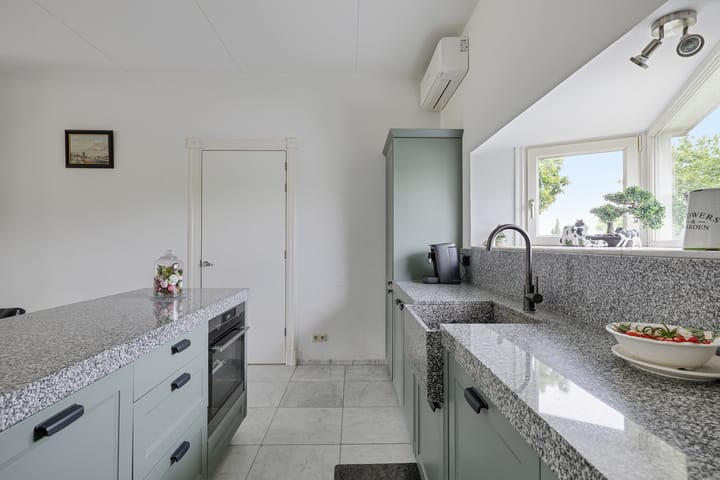 Photo 29 of Stationsweg 10-B