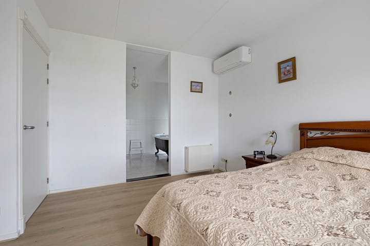 Photo 48 of Stationsweg 10-B