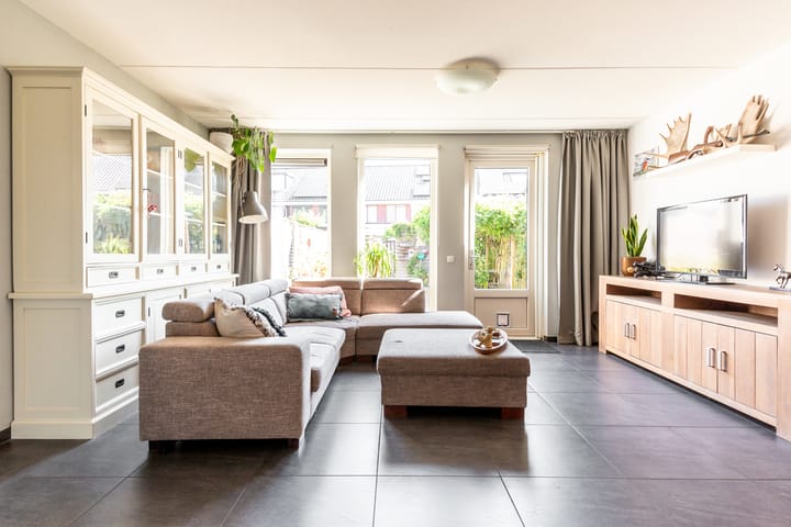 Photo 3 of Dotterbloemhof 89