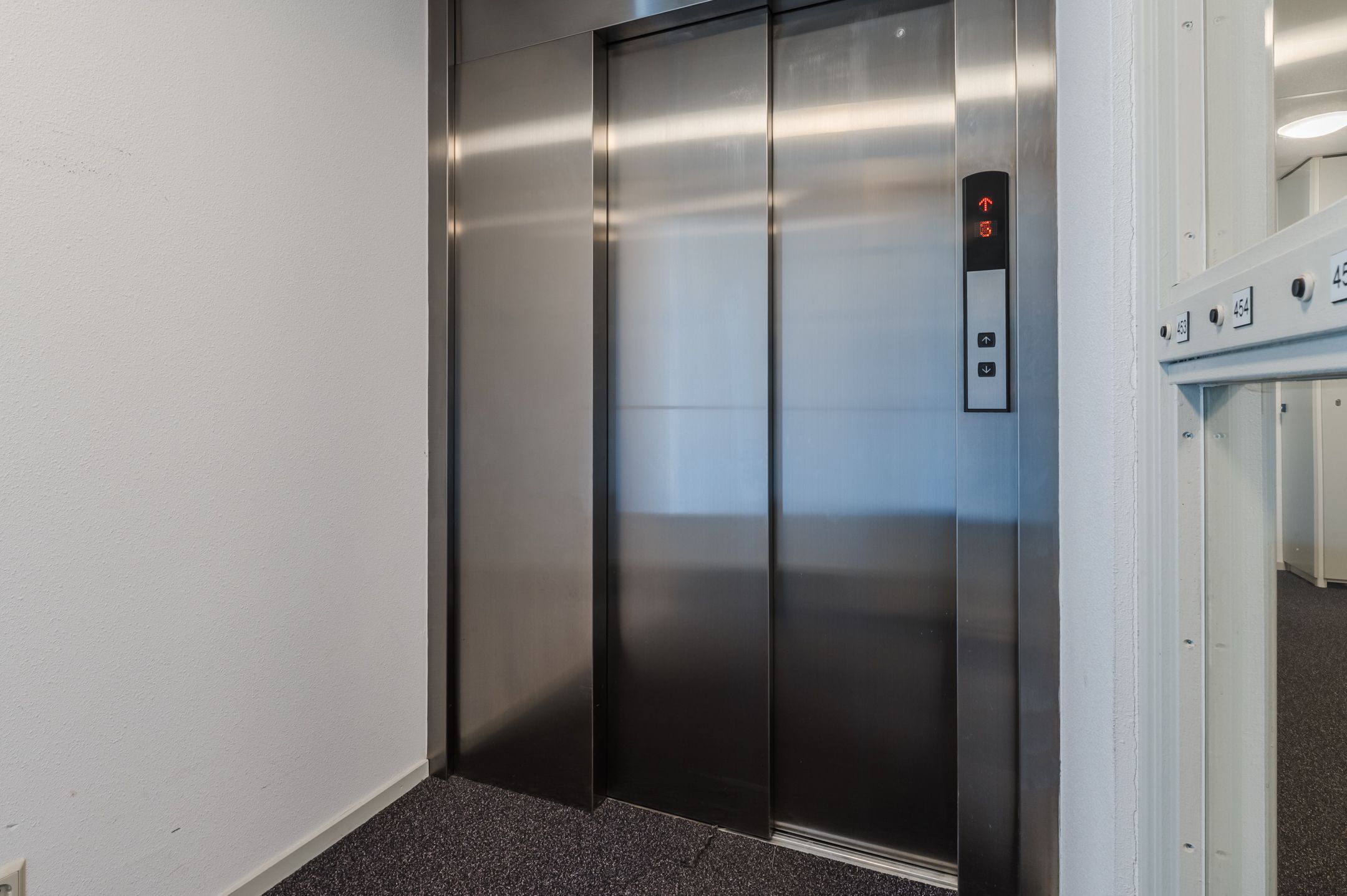 Foto 21 van Professor de Moorplein 453