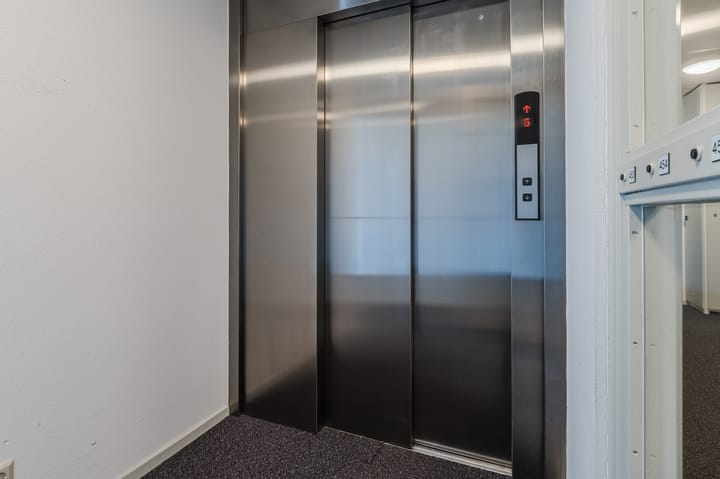 Foto 21 van Professor de Moorplein 453