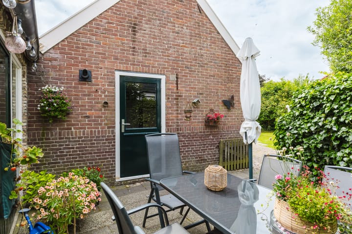 Photo 39 of Hoofdstraat 61