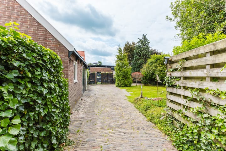 Photo 43 of Hoofdstraat 61